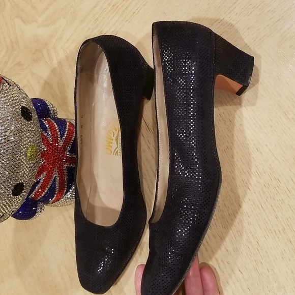 Vintage Salvatore Ferragamo Dark Blue Heels - Picture 12 of 13